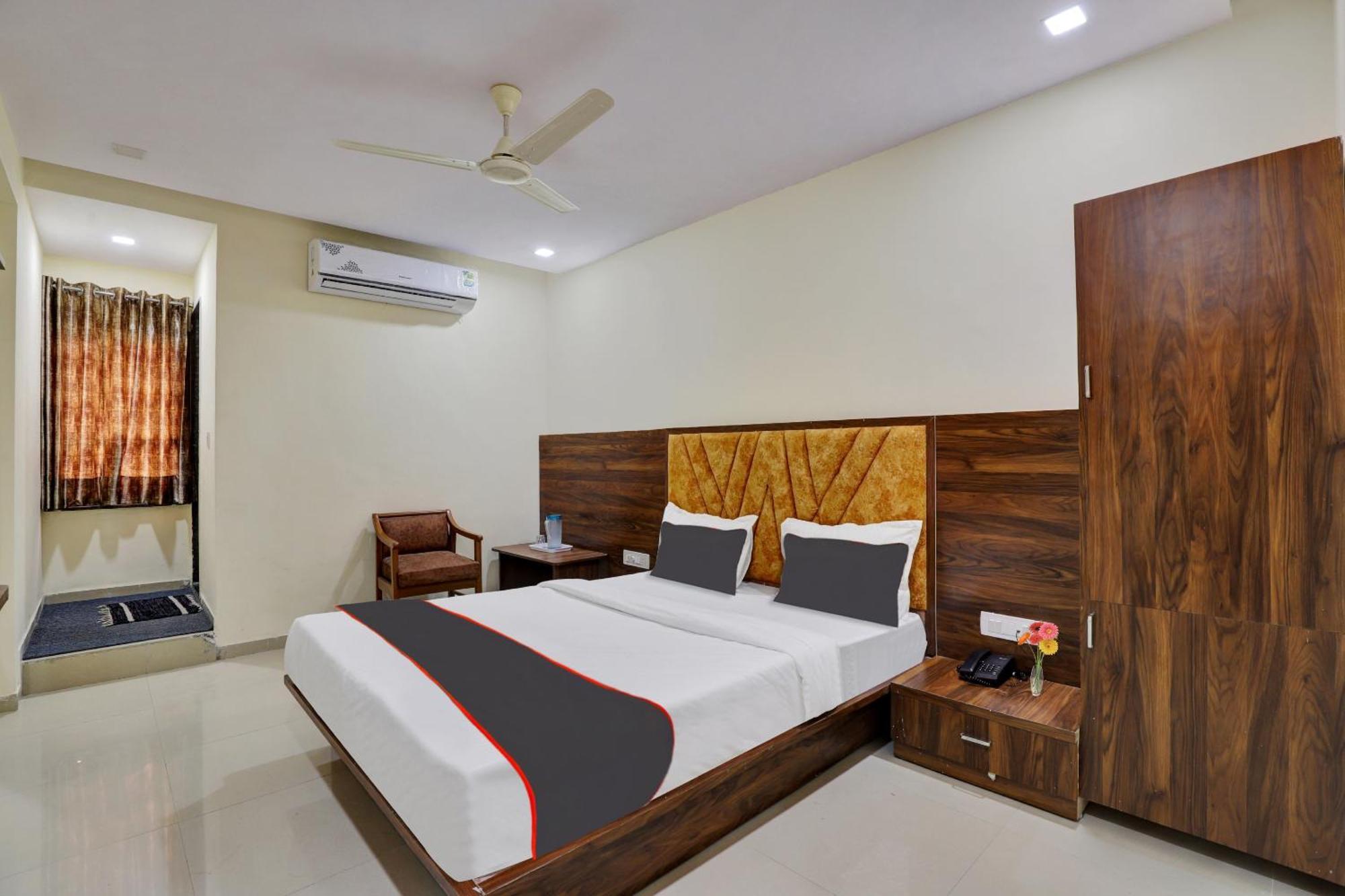 Hotel O Neelkamal Ahmedabad Esterno foto